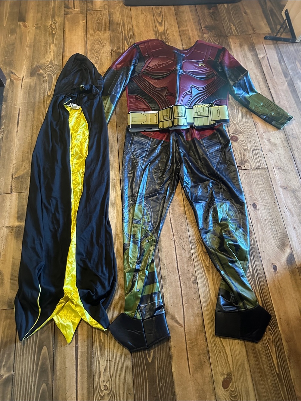 DC Comics Arkham City Robin Deluxe Muscle Chest Costume